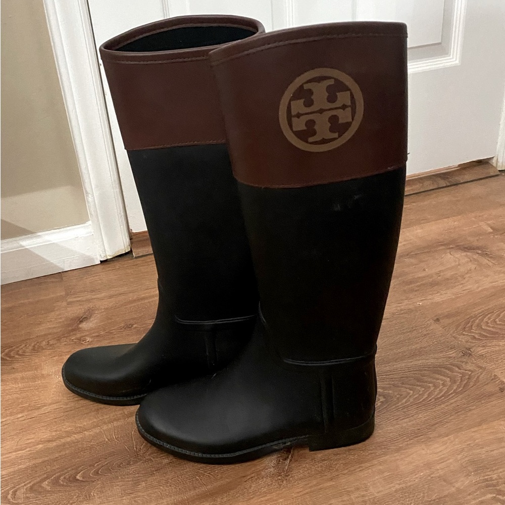 NWOT TORY BURCH rubber rain boots